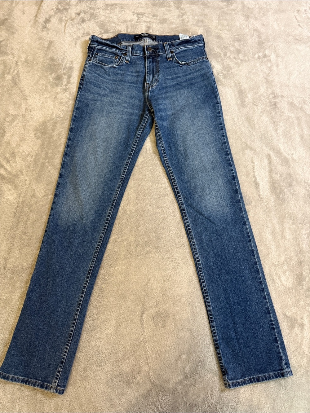 Hollister Men’s 30x34 Epic Flex Slim Straight Jeans in Medium